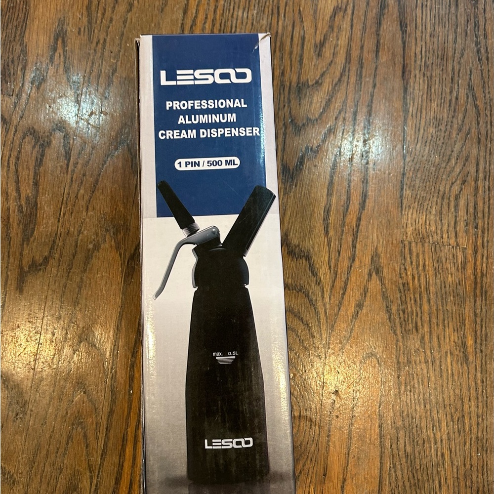 LESQQ Professional Aluminum Cream Dispenser in Black